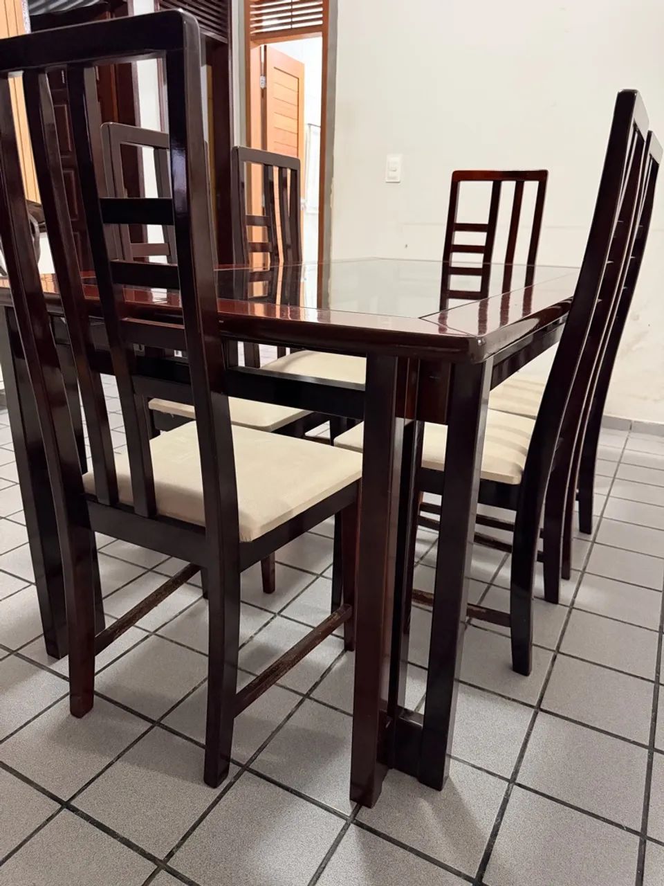 Mesa de Jantar + Cadeiras e Espelho  - Foto 2