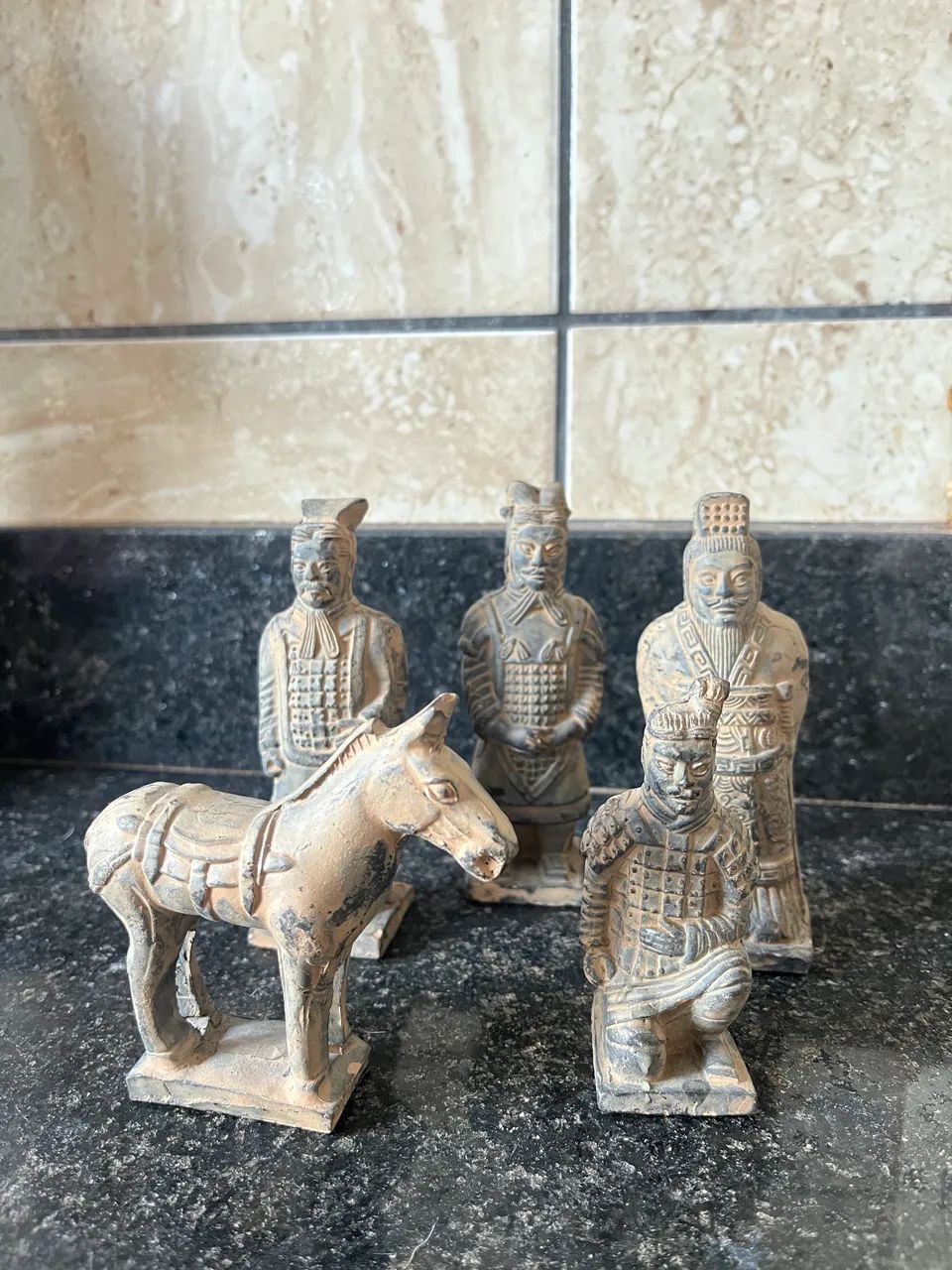 Miniaturas Guerreiros de Terracota - Conjunto Novo com 5 Peças - Foto 4