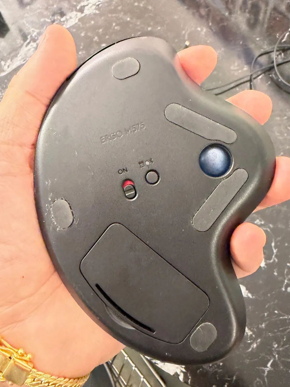 Mouse Logitech Ergo M575 Trackball Sem Fio Ergonômico - Foto 2