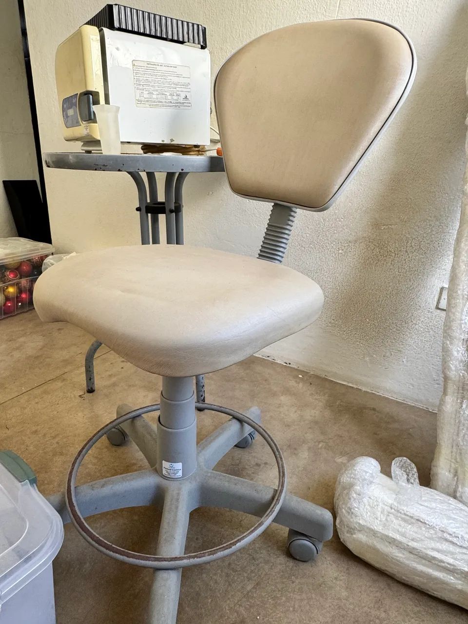 Cadeira giratória para estética - Foto 2