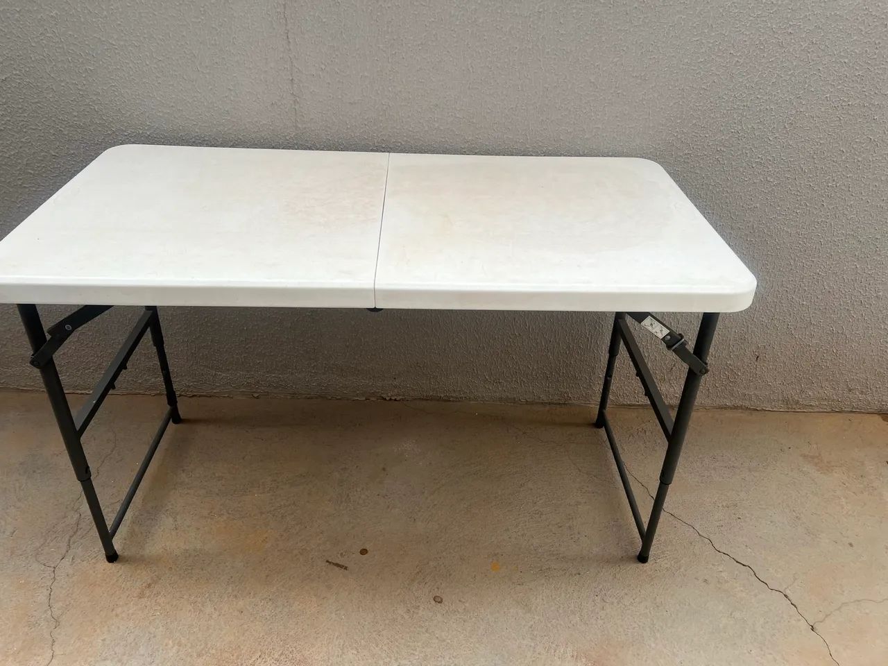 Mesa dobrável e cadeiras  - Foto 3