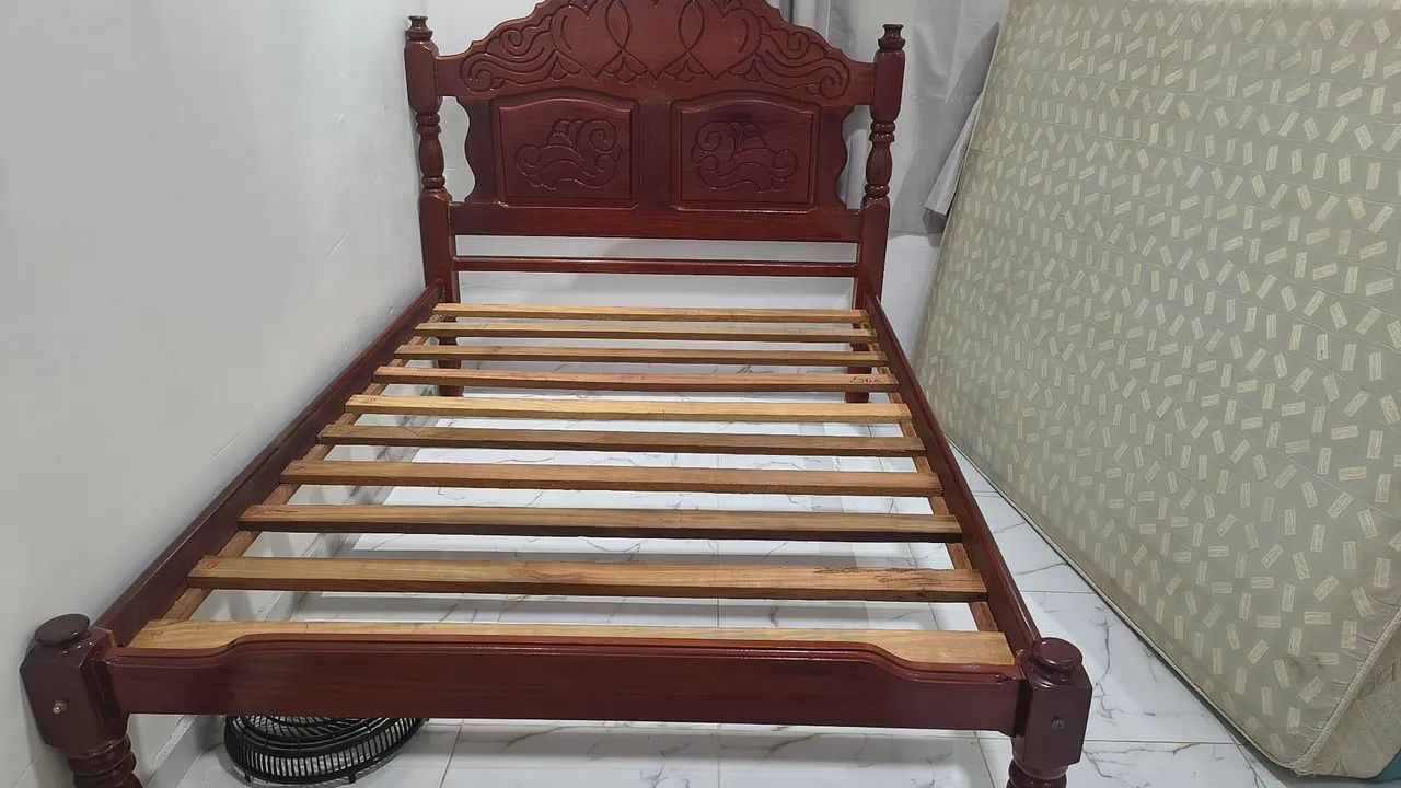 Base de cama Casal de madeira maciça Argilin  - Foto 4