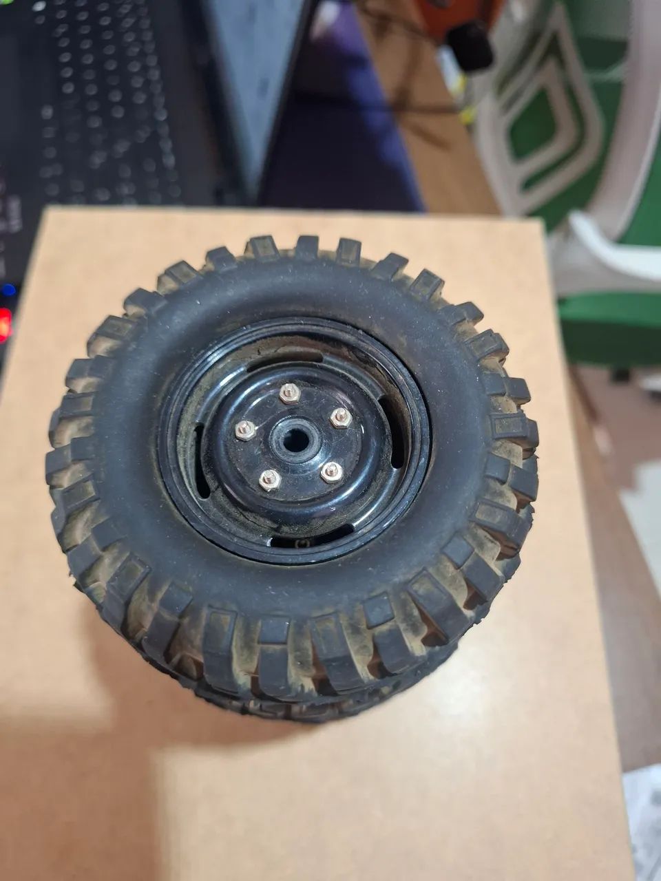 Jogo de rodas com pneus RC 1.9 - Foto 2
