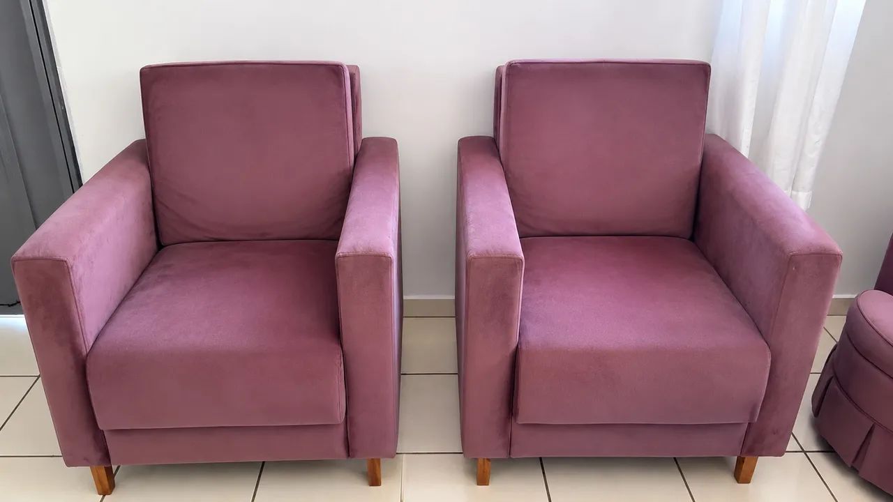 Poltronas na madeira 