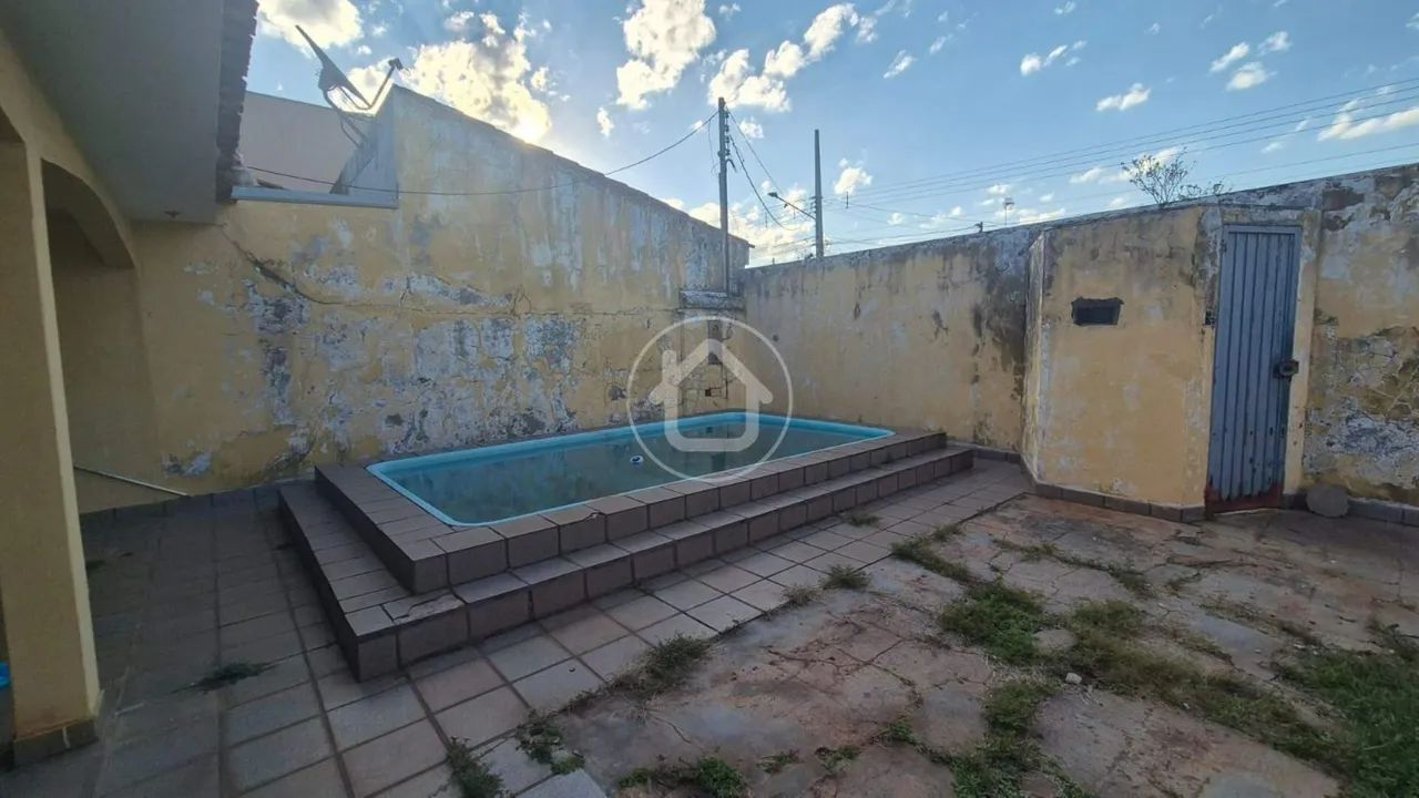 CASA COM 3 DORMITORIOS E PISCINA - VILA SOBRINHO - Foto 2