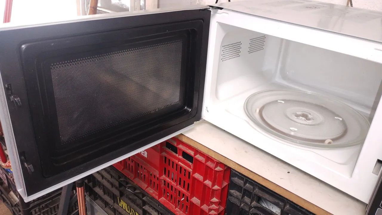 Microondas Philco 25 litros 220v - Foto 2