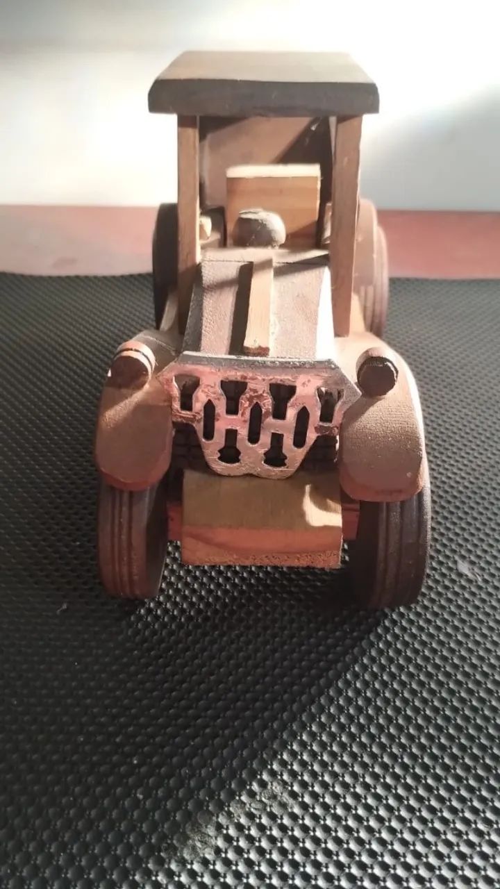 Miniatura Carro em Madeira Artesanal  - Foto 3