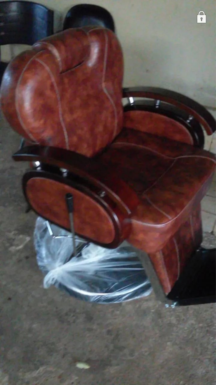 Cadeira poltrona barbeiro salão barbearia  - Foto 3