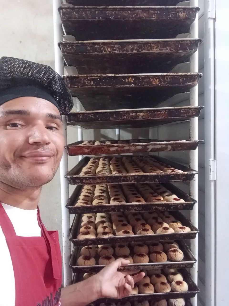 Sou auxiliar de padaria com experiência  - Foto 3