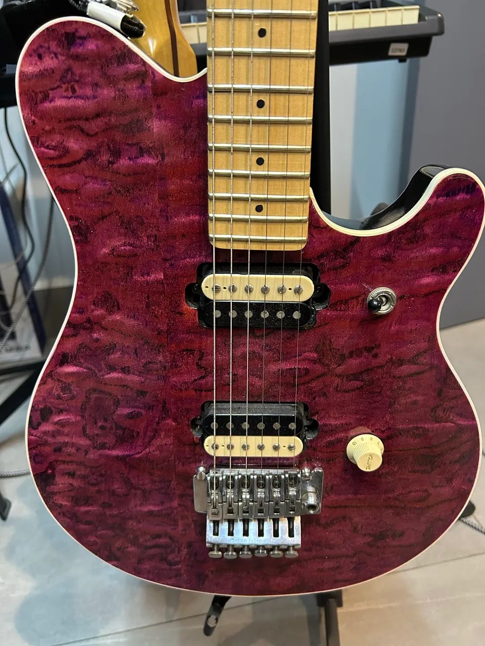 Sterling by MUSICMAN AX40パープルEVH風一部改造 Sterling by