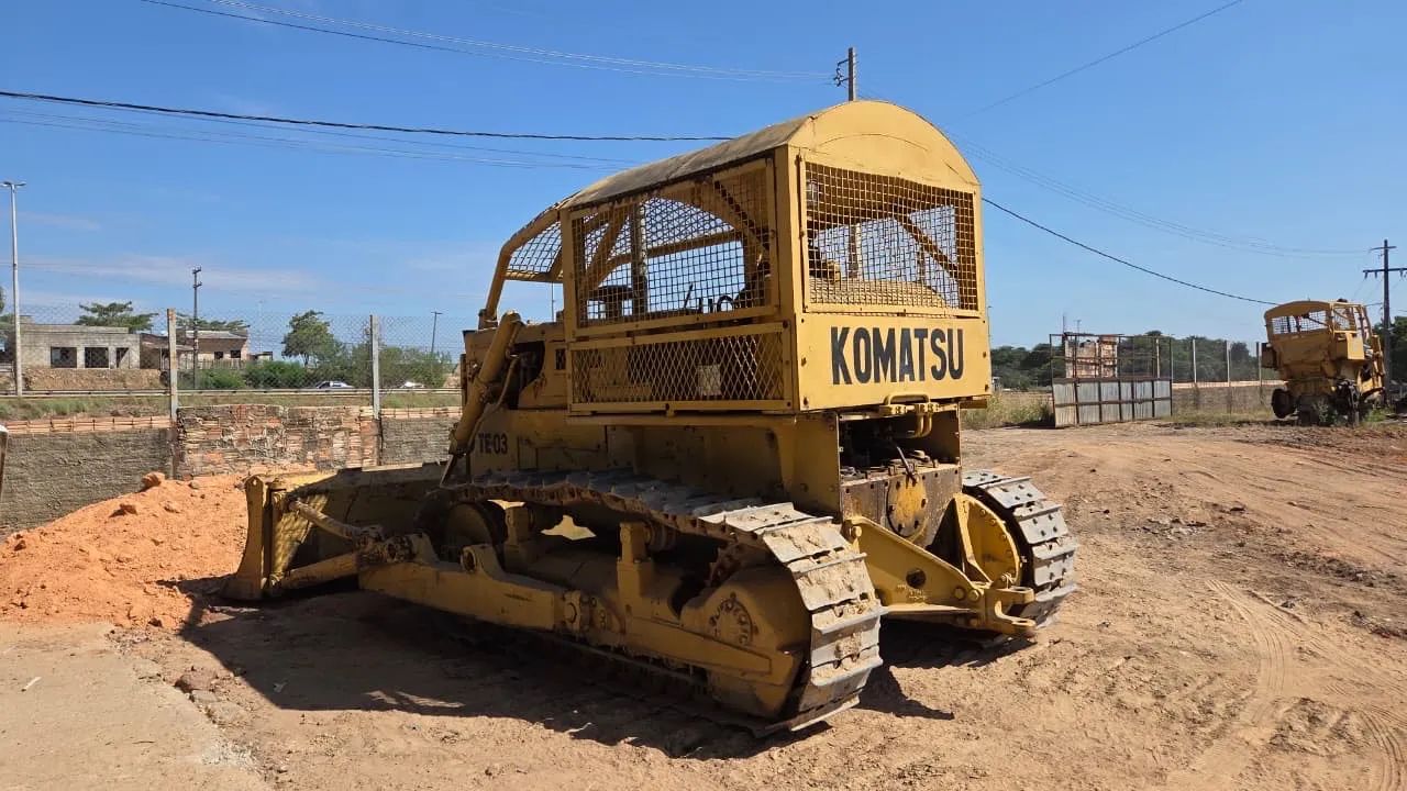 Komatsu Trator de Esteira D85-A Ano 1983 - Foto 5