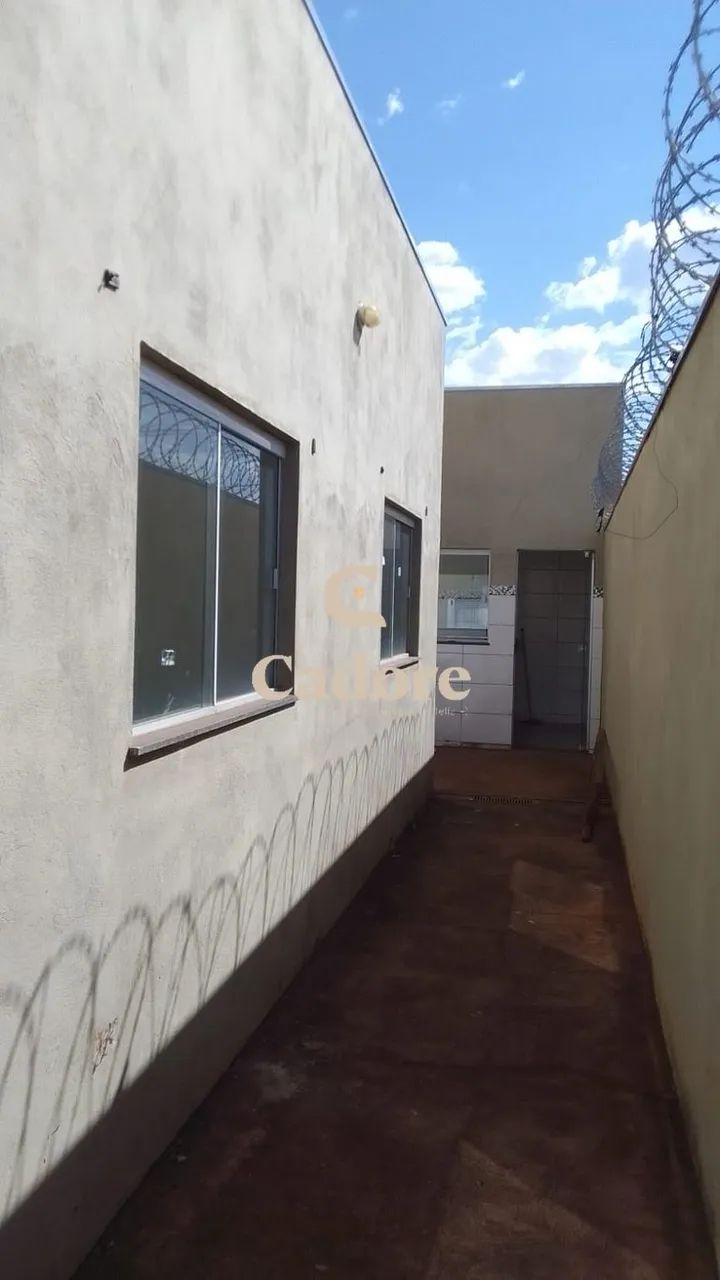 Casa 2/4 com 1 suíte terreno de 125m² pronta para morar! - Foto 3