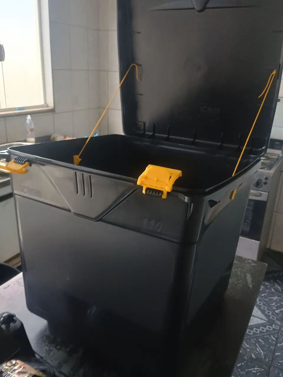 Baú 110 Litros 