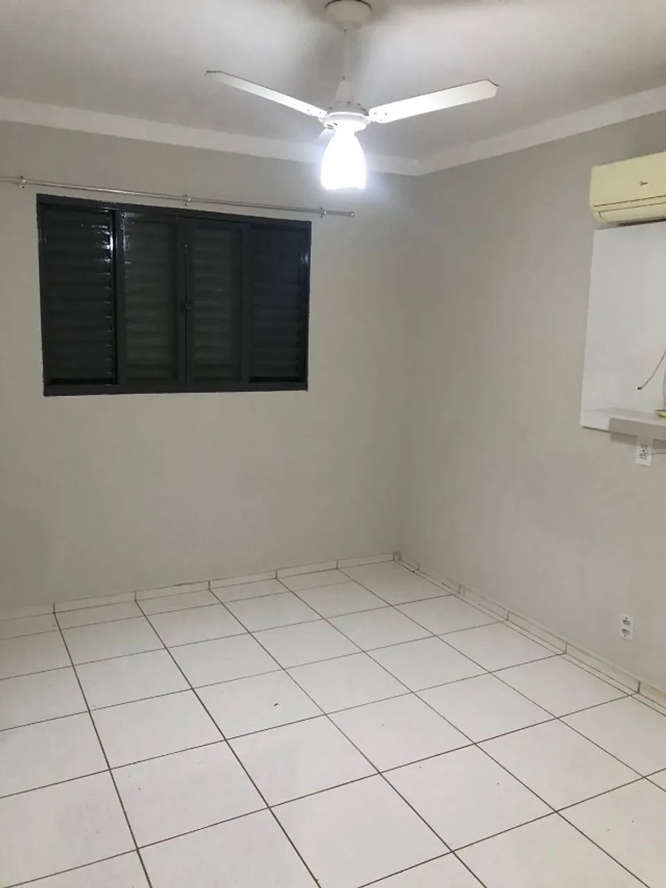 Condomínio Daniela próximo a av. prestes maia, R$:950,00 + 50,00 iptu