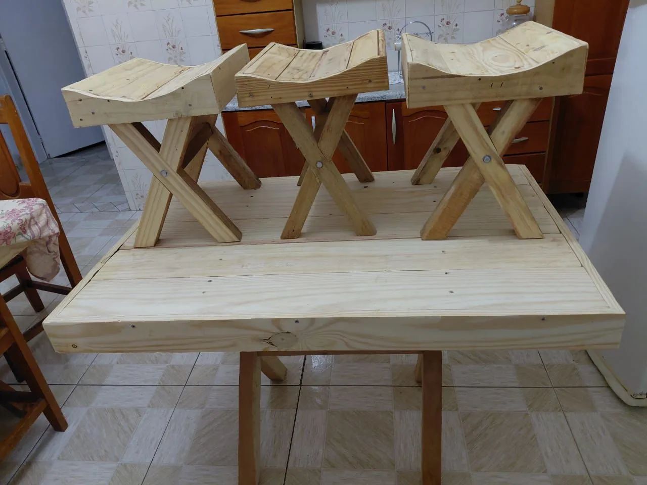Mesa e Bancos - Lindos Artesanal  - Foto 3
