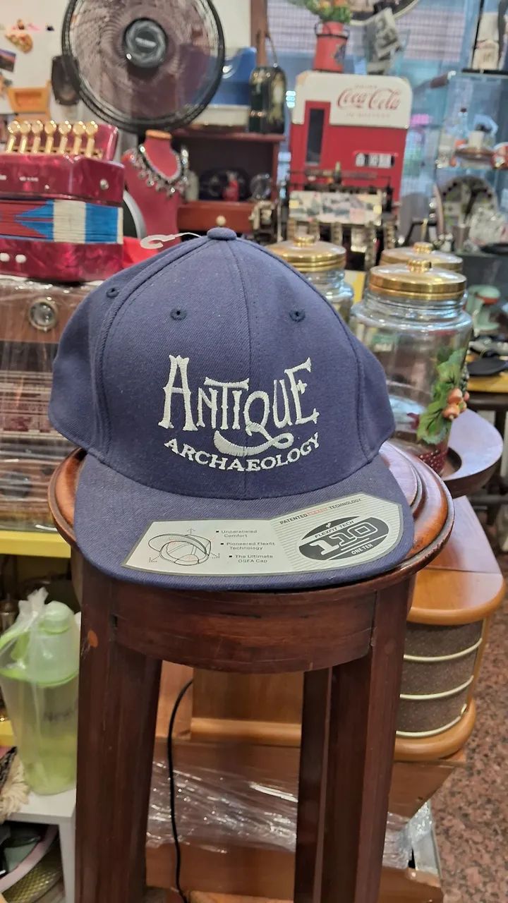 boné da marca Antique Archaeology produto comprado na loja nos EUA 