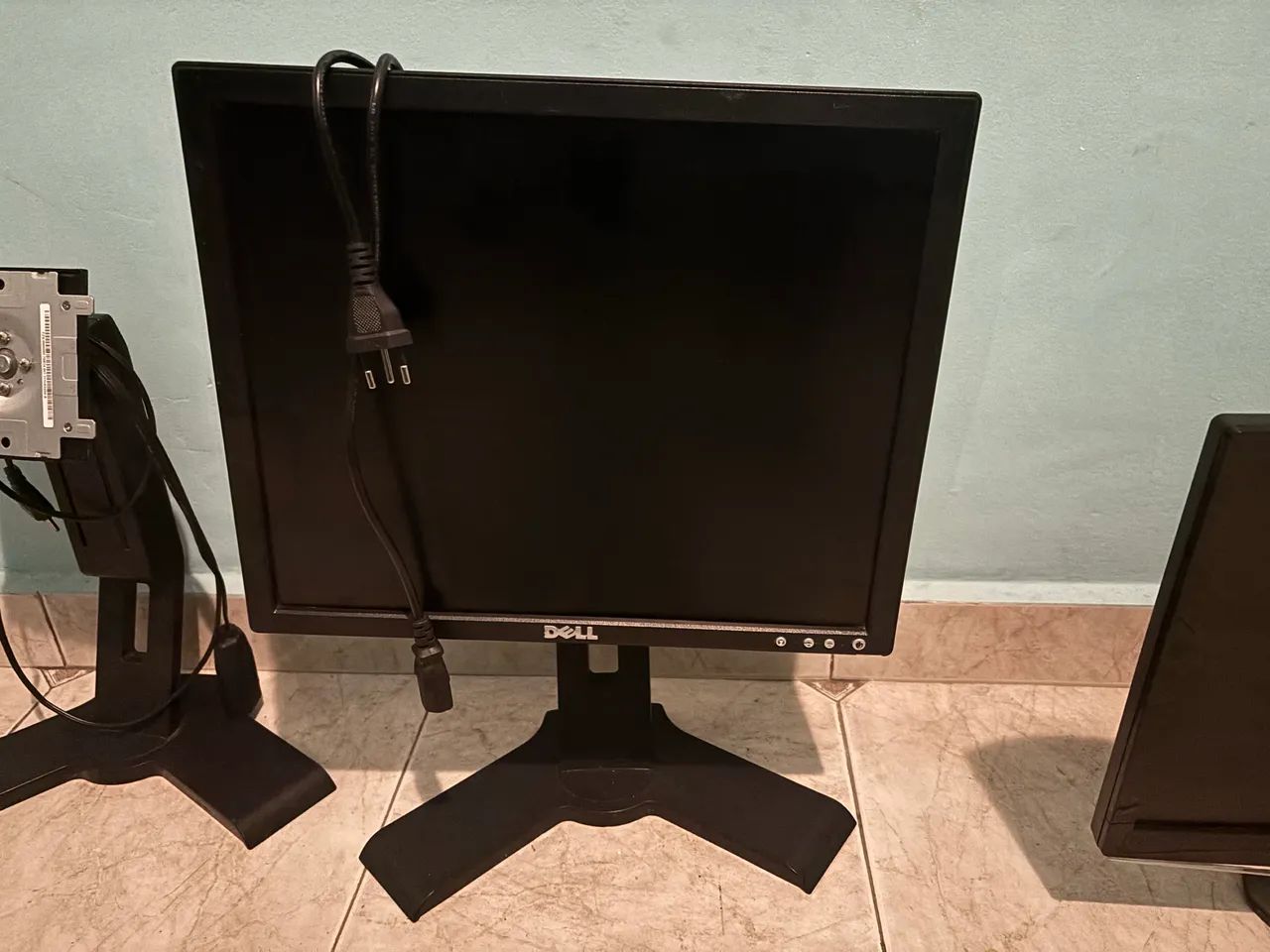 3 monitores (Dell / Positivo / LG)  - Foto 2