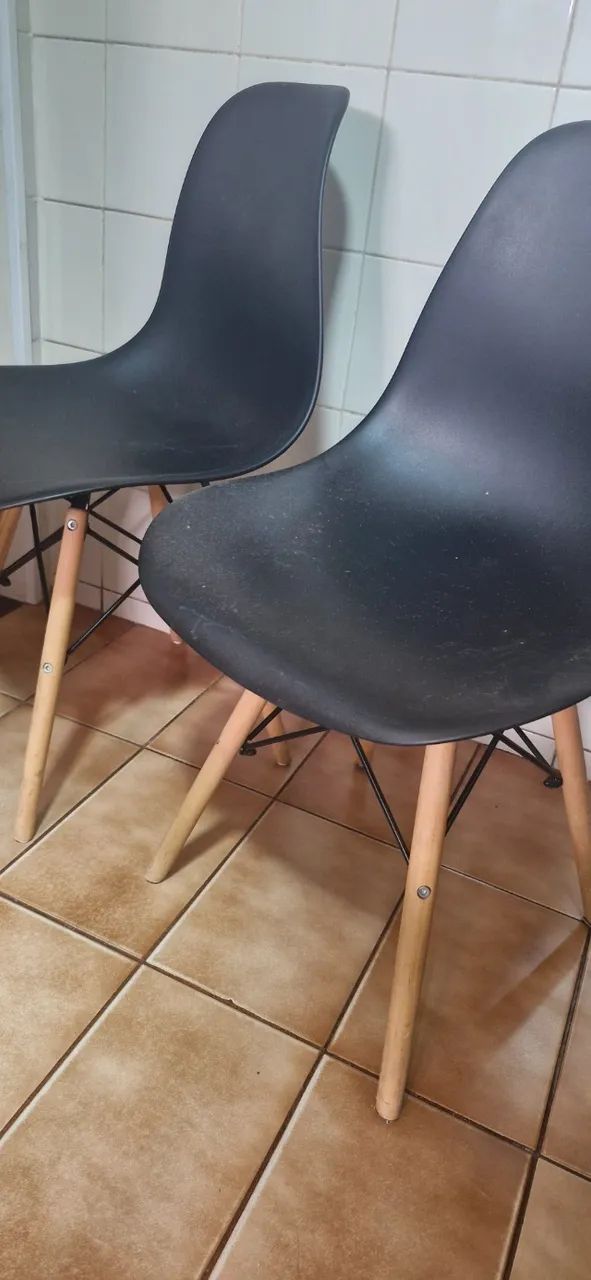 Conjunto de 4 Cadeiras Eiffel Charles Eames Preta com Base de Madeira - Foto 4