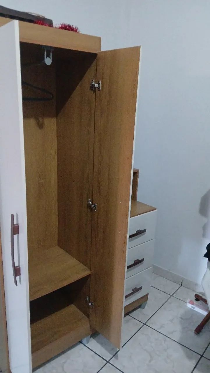 Guarda roupa c/penteadeira  - Foto 3
