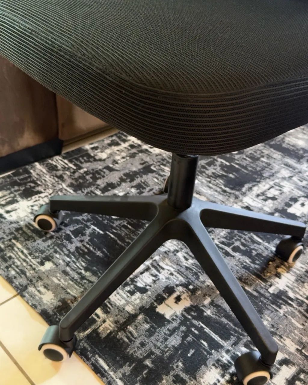 Cadeira Ergonômica Nova  - Foto 3