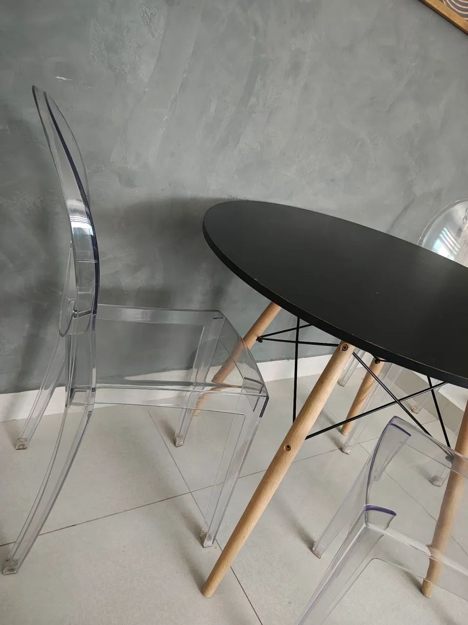 Conjunto de mesa com 3 cadeiras de acrílico  - Foto 2