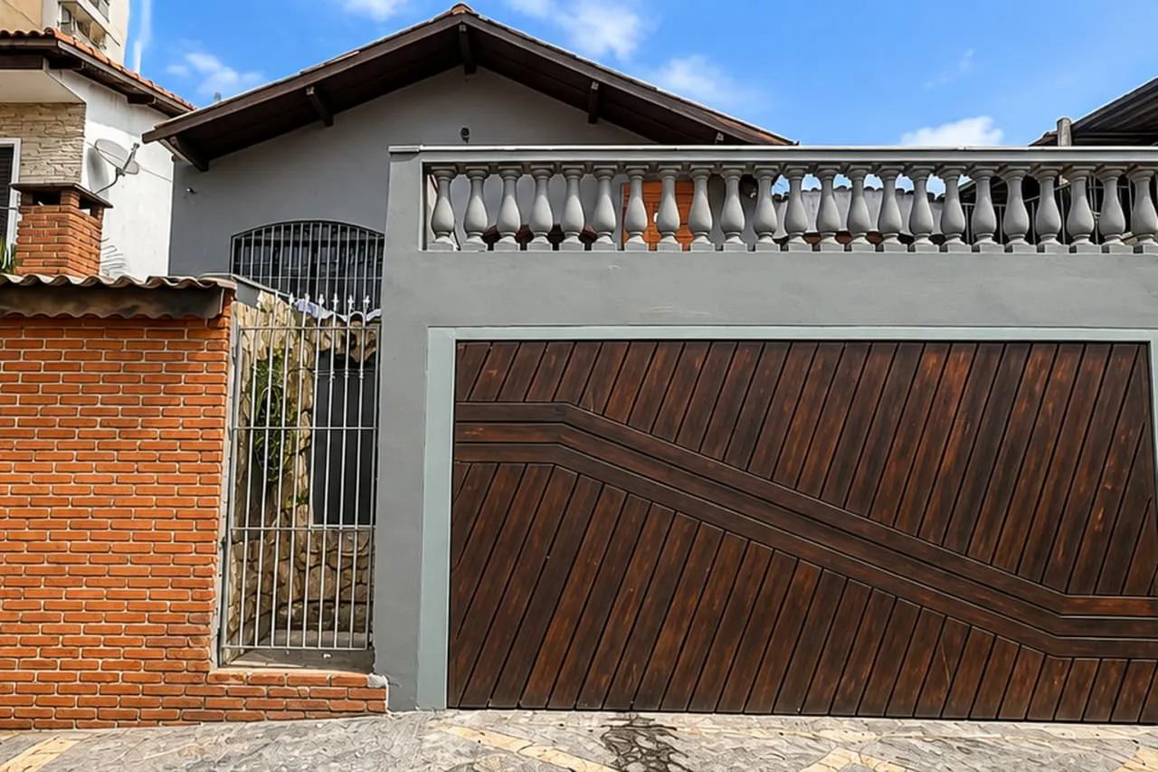 Casa comercial na Rua Manuel Ribas, 209  145 m²