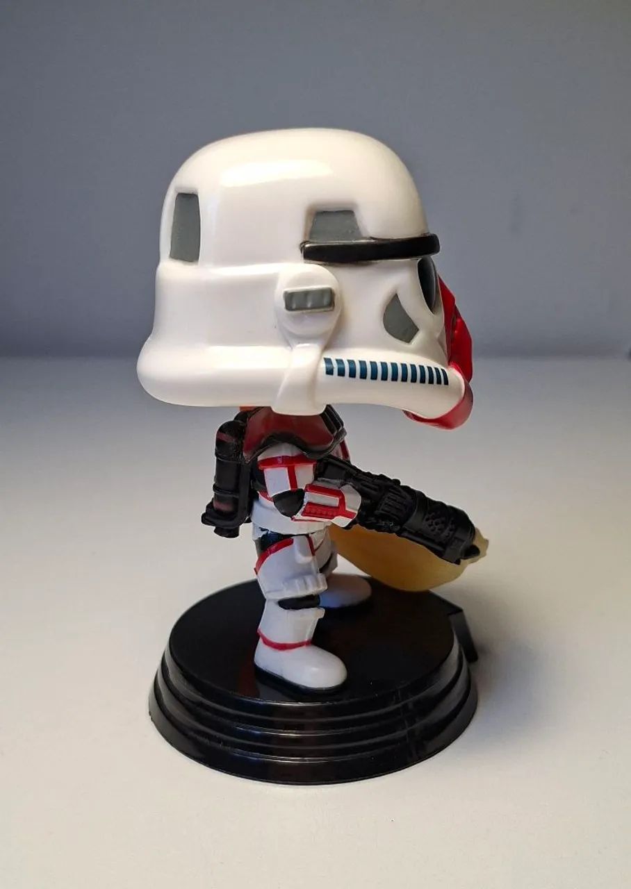 Funko Pop! Incinerator Stormtrooper (The Mandalorian) #350 - Star Wars - Foto 4