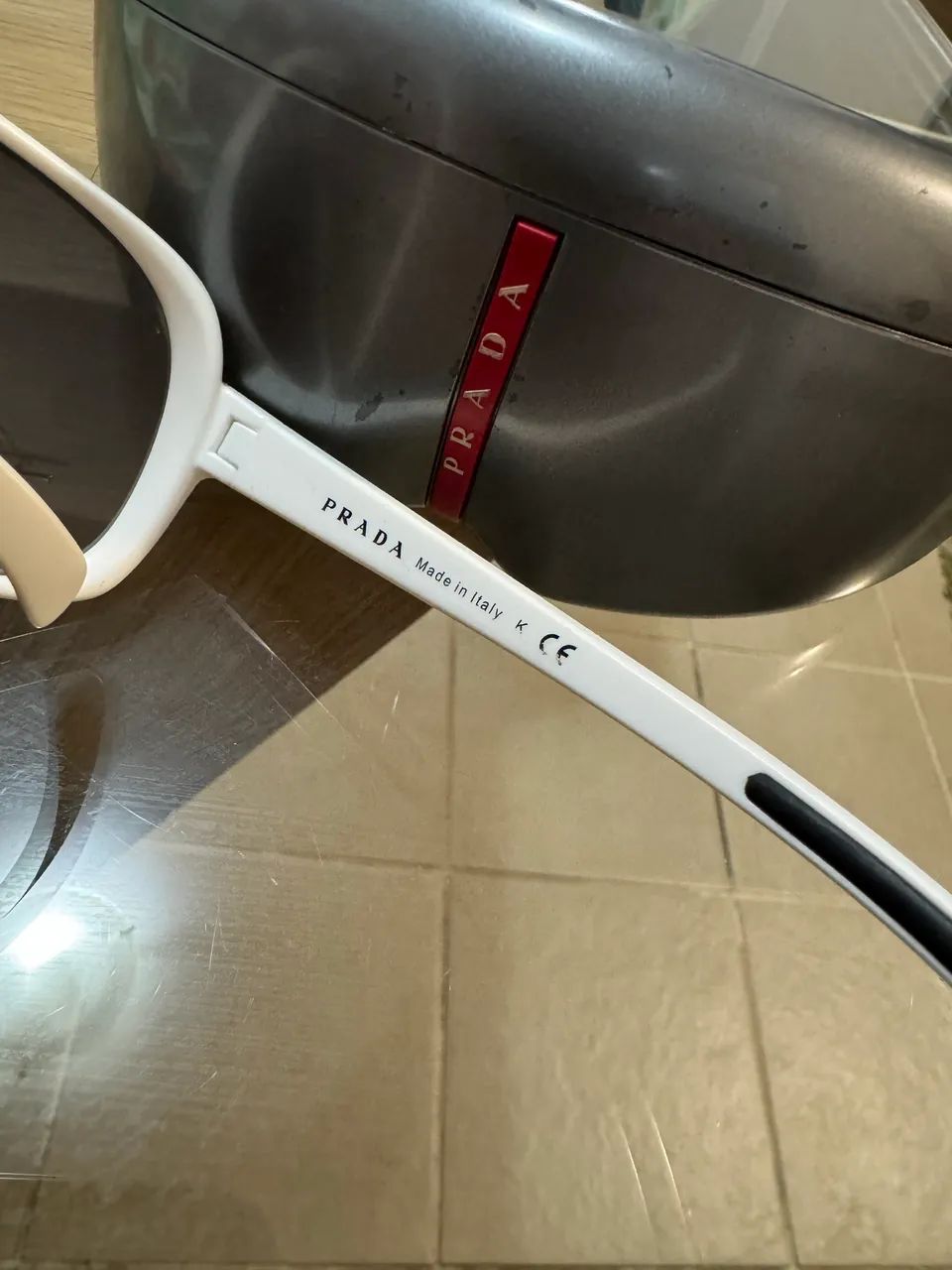 Vendo Óculos Prada - Foto 2