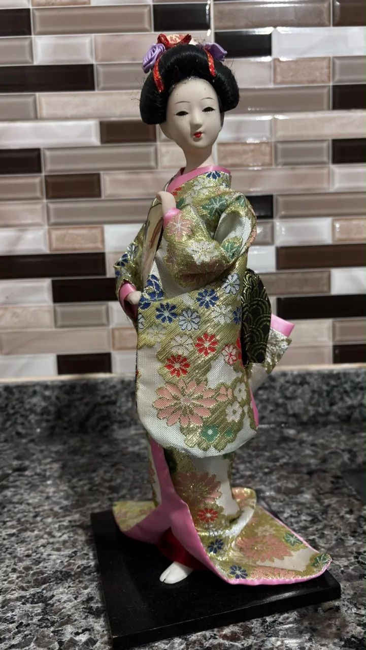BONECA GUEIXA COLECIONÁVEL  - Foto 2