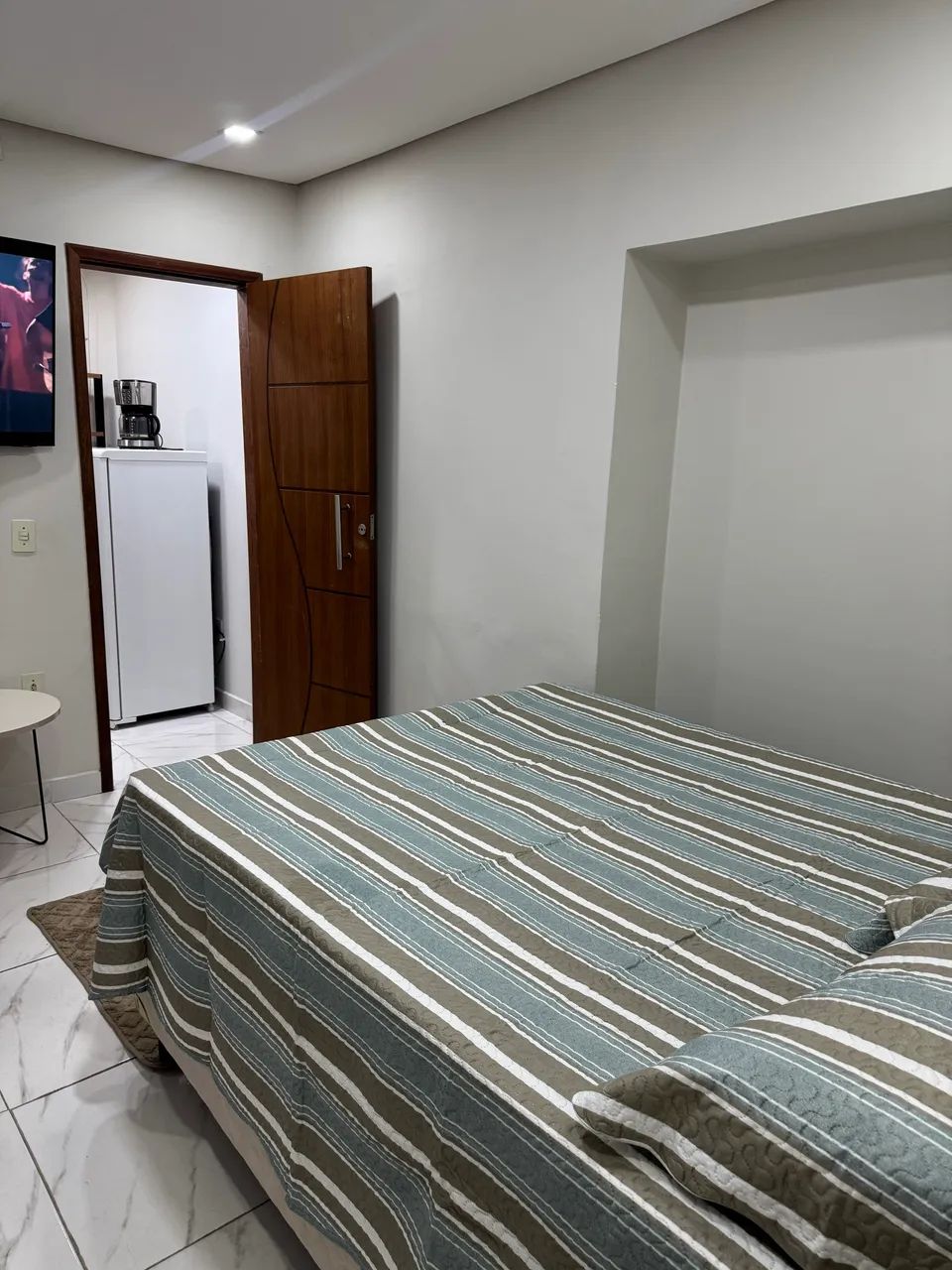 Apartamento climatizado com 1 quarto com suite, tv, wifi e jogo de cama completo. - Foto 7