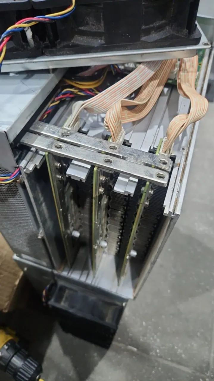 Mineradora de Bitcoin - Bitmain S19J Pro+ 120 TH - Usada e Revisada - Foto 2