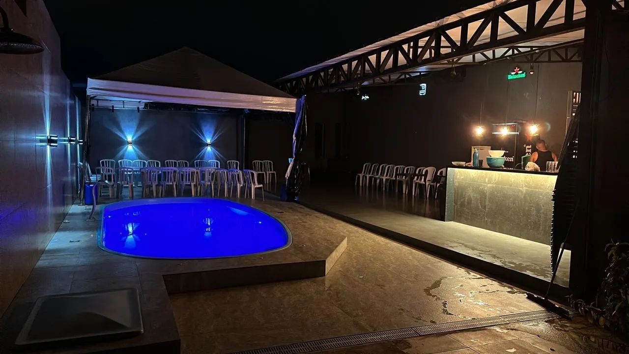 CASA COM PISCINA POR DO SOL 603