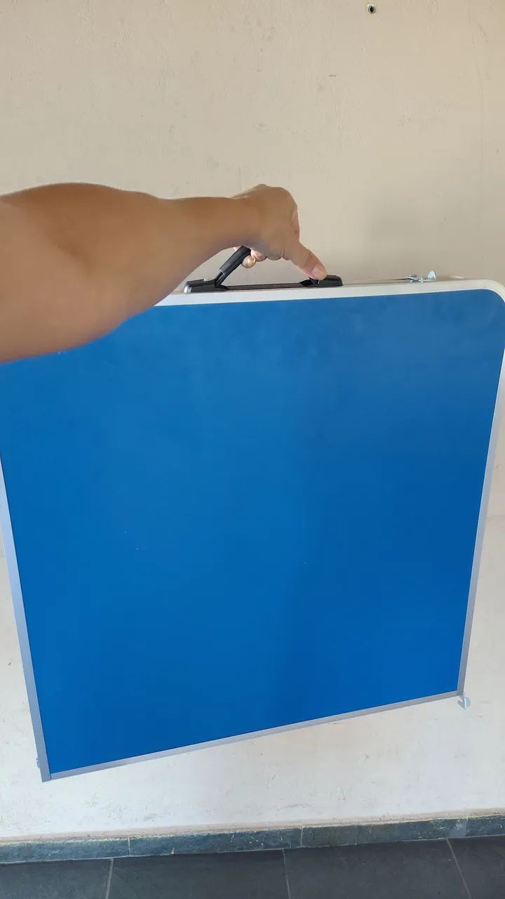 Mesa portátil com 4 bancos  - Foto 2