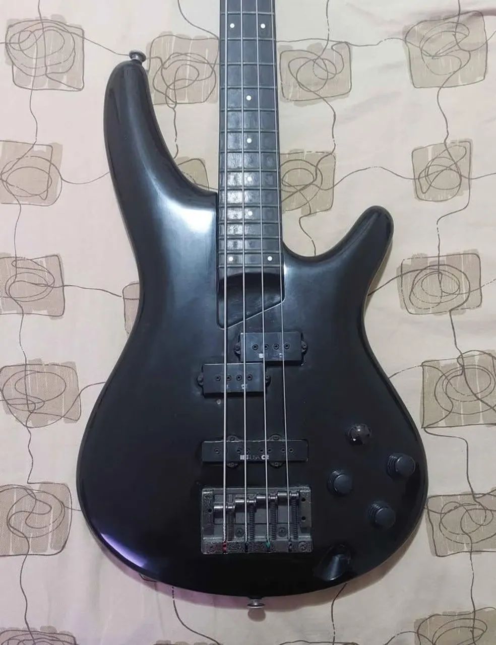 Baixo elétrico Ibanez SDGR SR1000