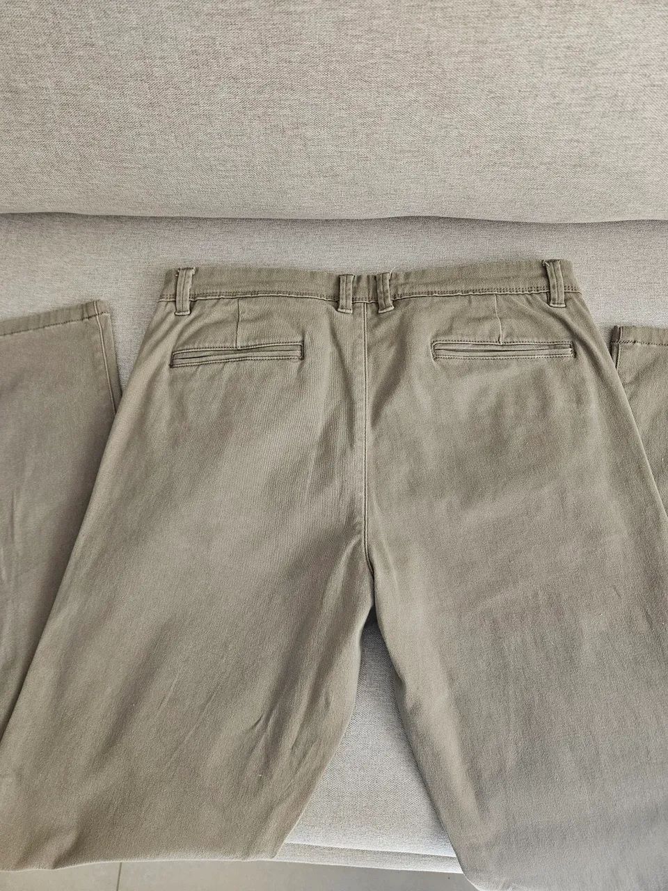 Calça Guy Laroche importada nunca usada - Foto 3