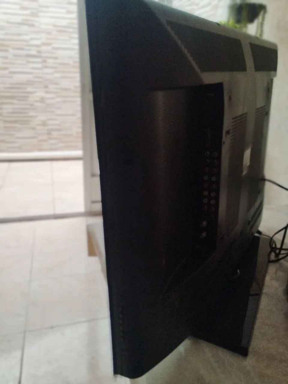 Vendo TV CCE 42 polegadas usada