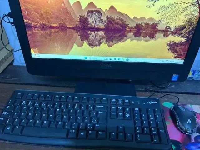Computador Dell All in one Core I3 8GB Win 11 Pro-Envio Nacional - Foto 2