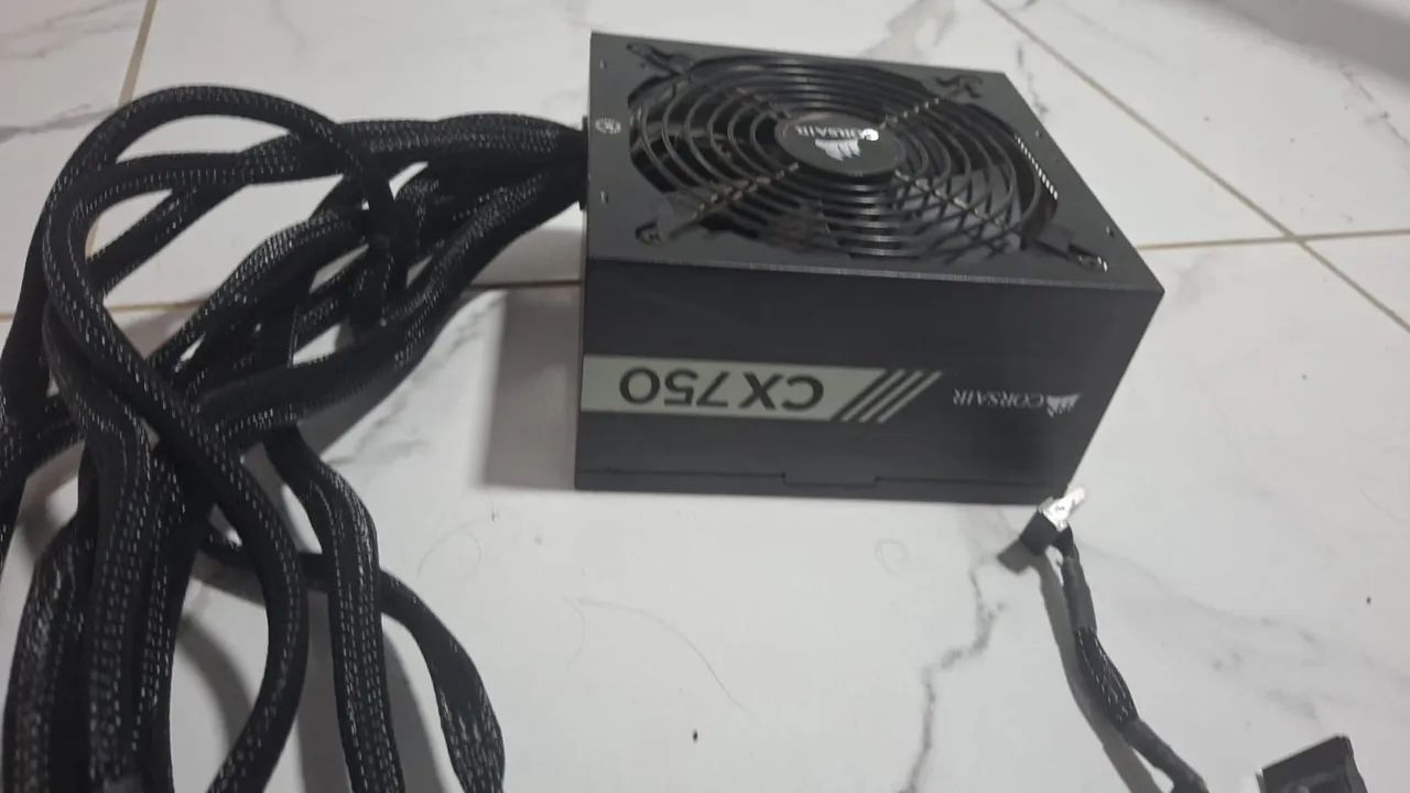 Fonte Corsair CX750 - Foto 2