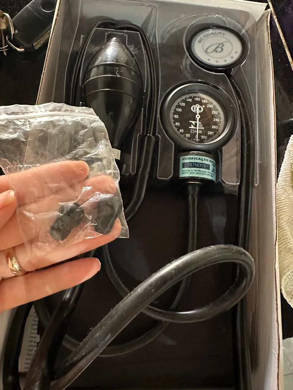 Kit de estetoscópio e esfigmomanômetro  - Foto 3