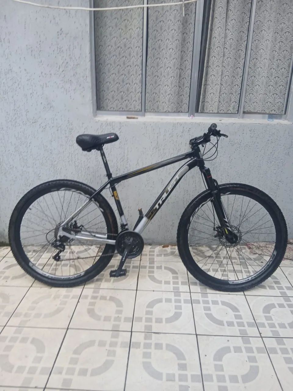 Bicicleta Trust Ultraenergy aro 29 