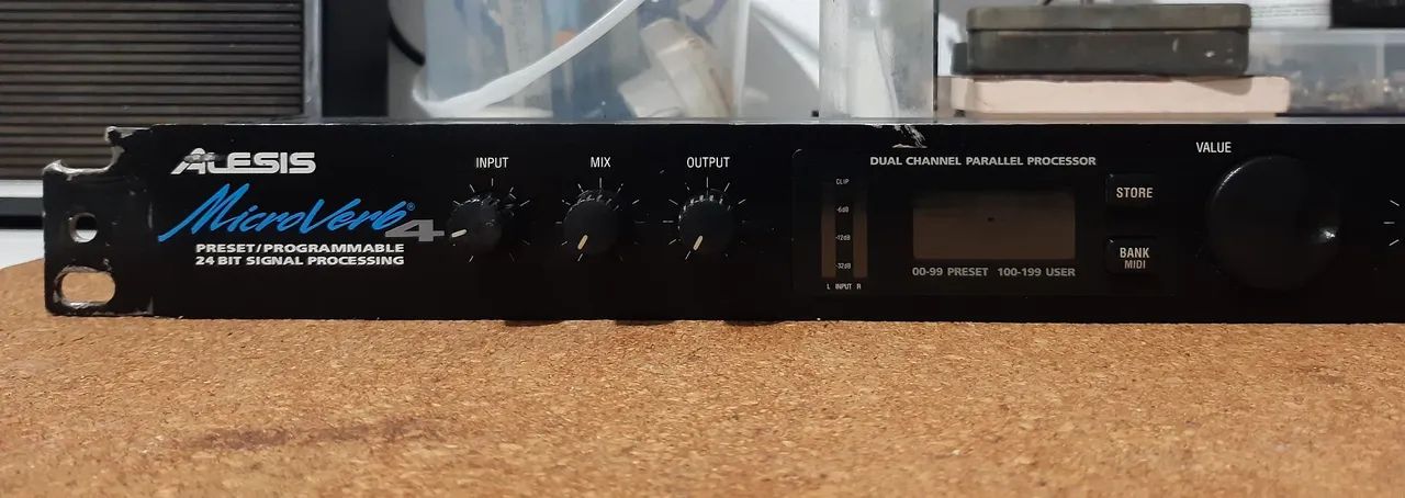 Microverb alesis 4