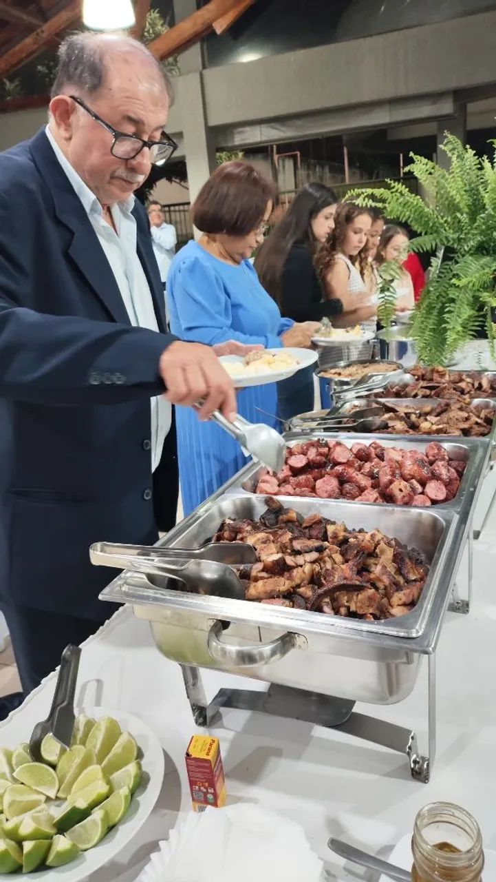 Serviços de Buffet: Churrasqueiro, Cozinheira e Garcons - Foto 4