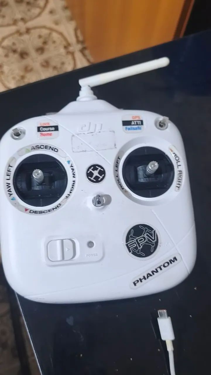 Drone DJI PHANTOM COM CÂMERA 4K 2 controles (LER A DESCRIÇÃO!!!! - Foto 2