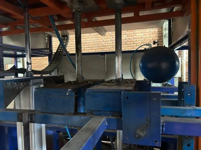 Máquina de Vacumm Forming (Termoformagem a Vácuo) 2,20 x 1,20 metros - Foto 3