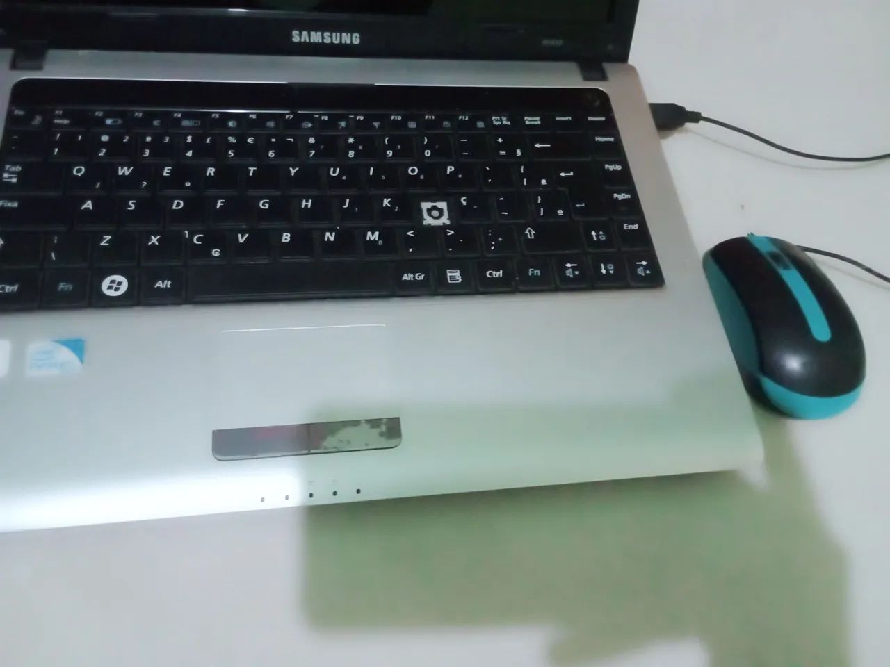 Notebook funcionando + Carregador (Leia a bio) - Foto 2