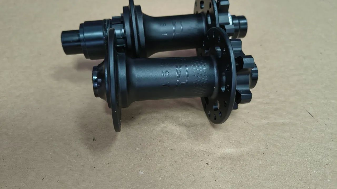 Cubos rolamento boost quest 32f XD sram novo