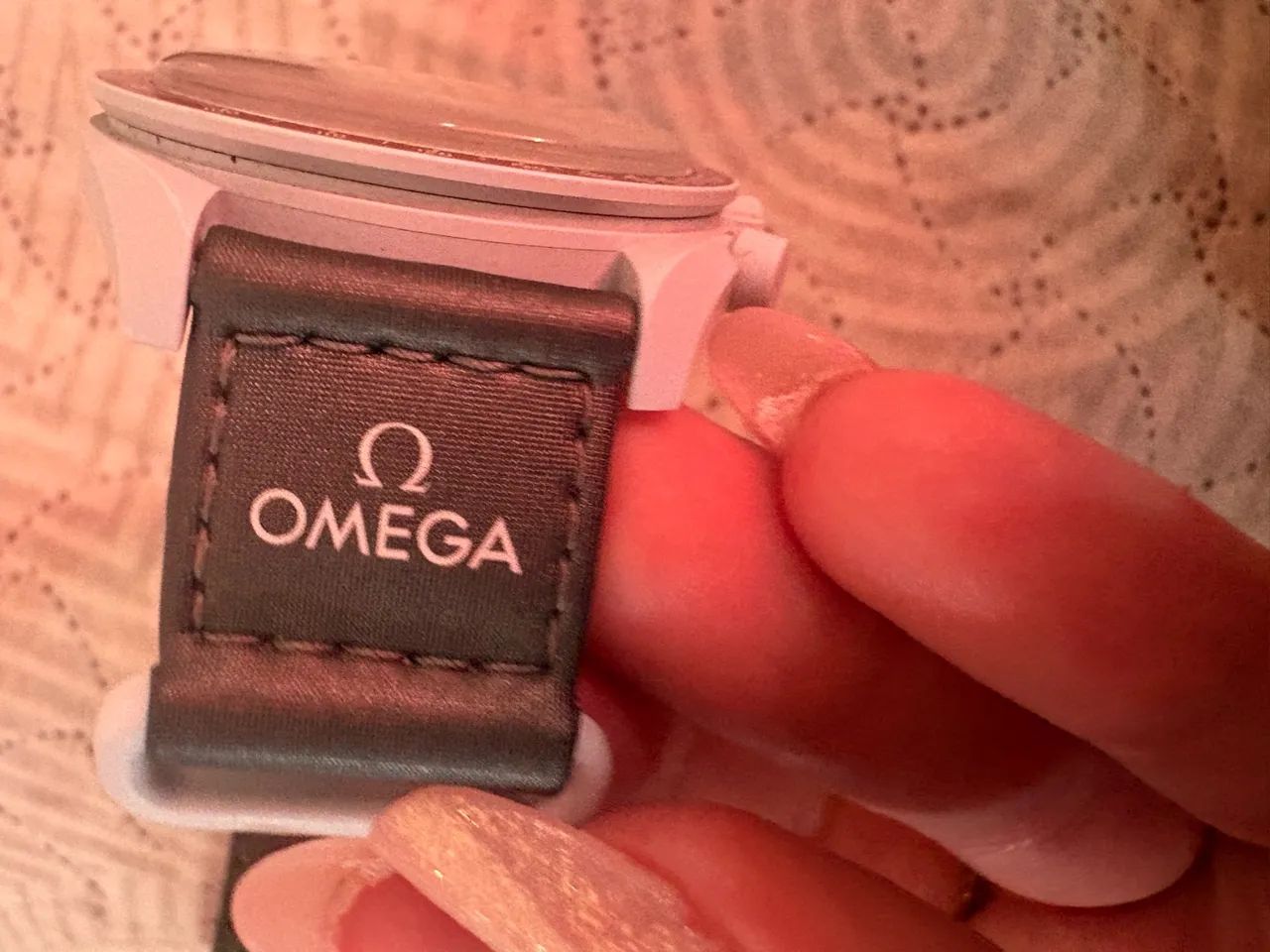  Swatch × OMEGA Bioceramic MoonSwatch Mission, OMEGA e a Swatch. - Foto 3