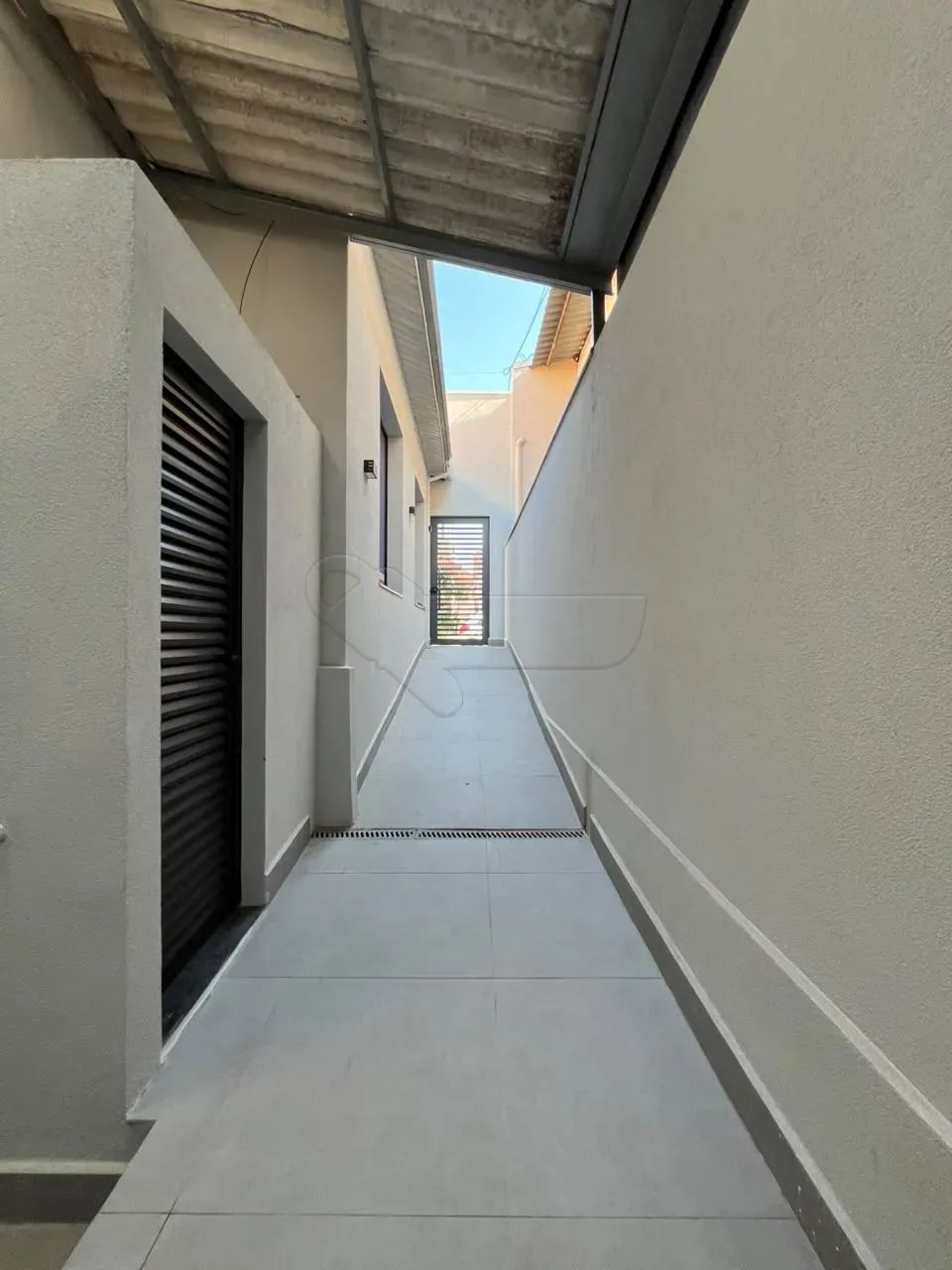 Salão Comercial com Aproximadamente 95m² de Área Útil, Localizado no Centro - Limeira/SP - Foto 2