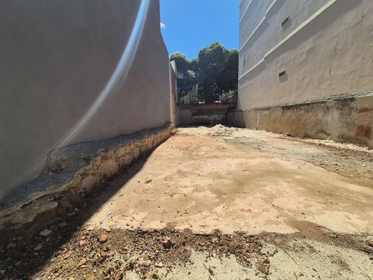 Terreno plano e regular, todo murado, serve varias finalidades !!! - Foto 3