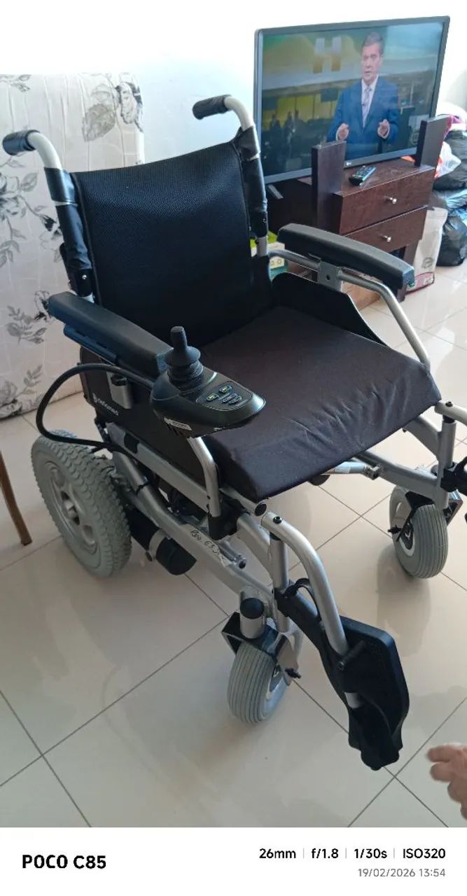 Cadeira de roda elétrica confortável  - Foto 3